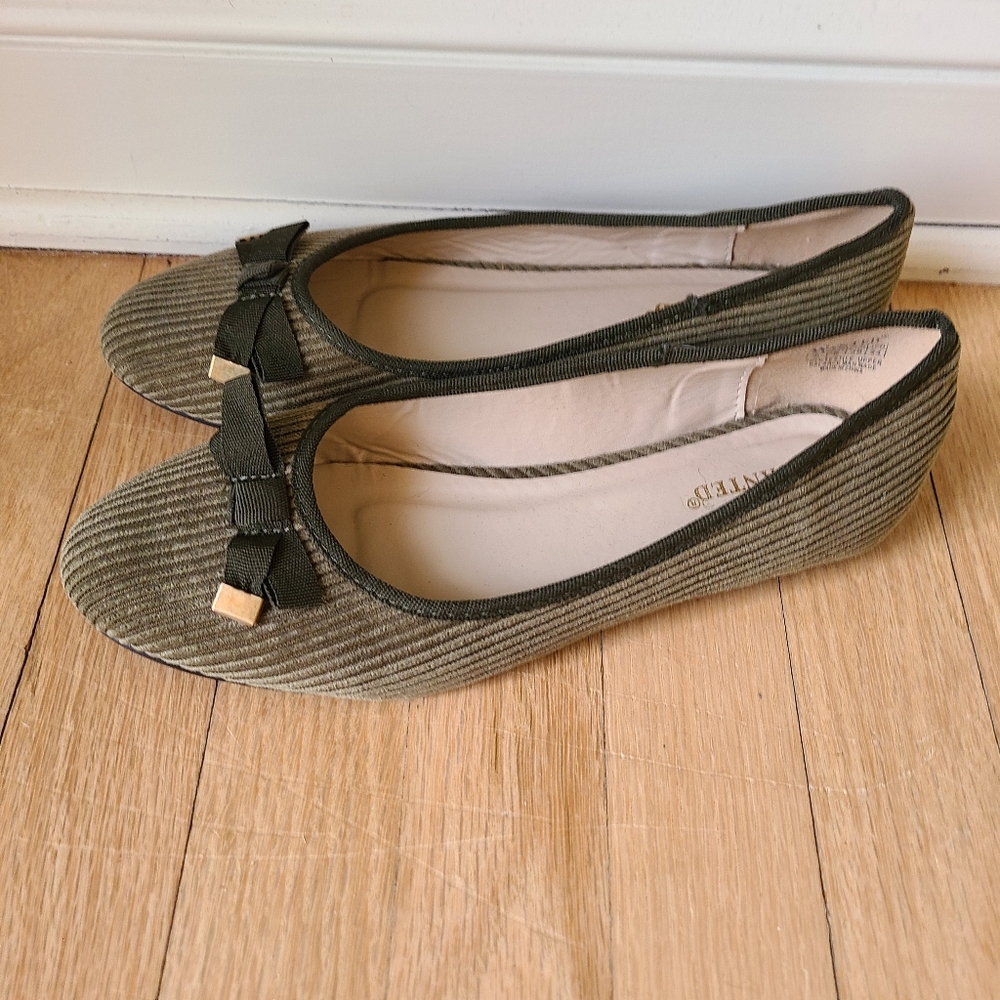 Wanted Ribbed Ballet Flats, Size 8 - Picture 2 of 5